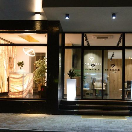 Emerald Boutique Hotel Тирана Екстериор снимка
