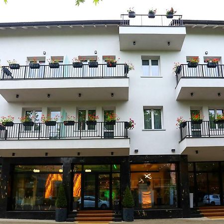 Emerald Boutique Hotel Тирана Екстериор снимка