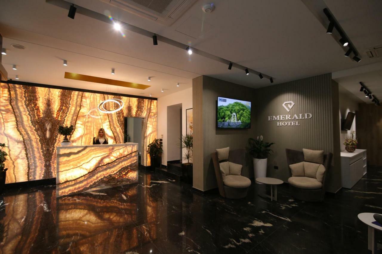Emerald Boutique Hotel Тирана Екстериор снимка