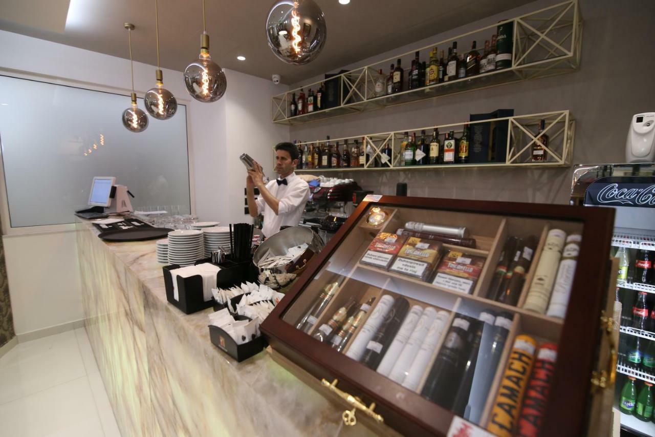Emerald Boutique Hotel Тирана Екстериор снимка