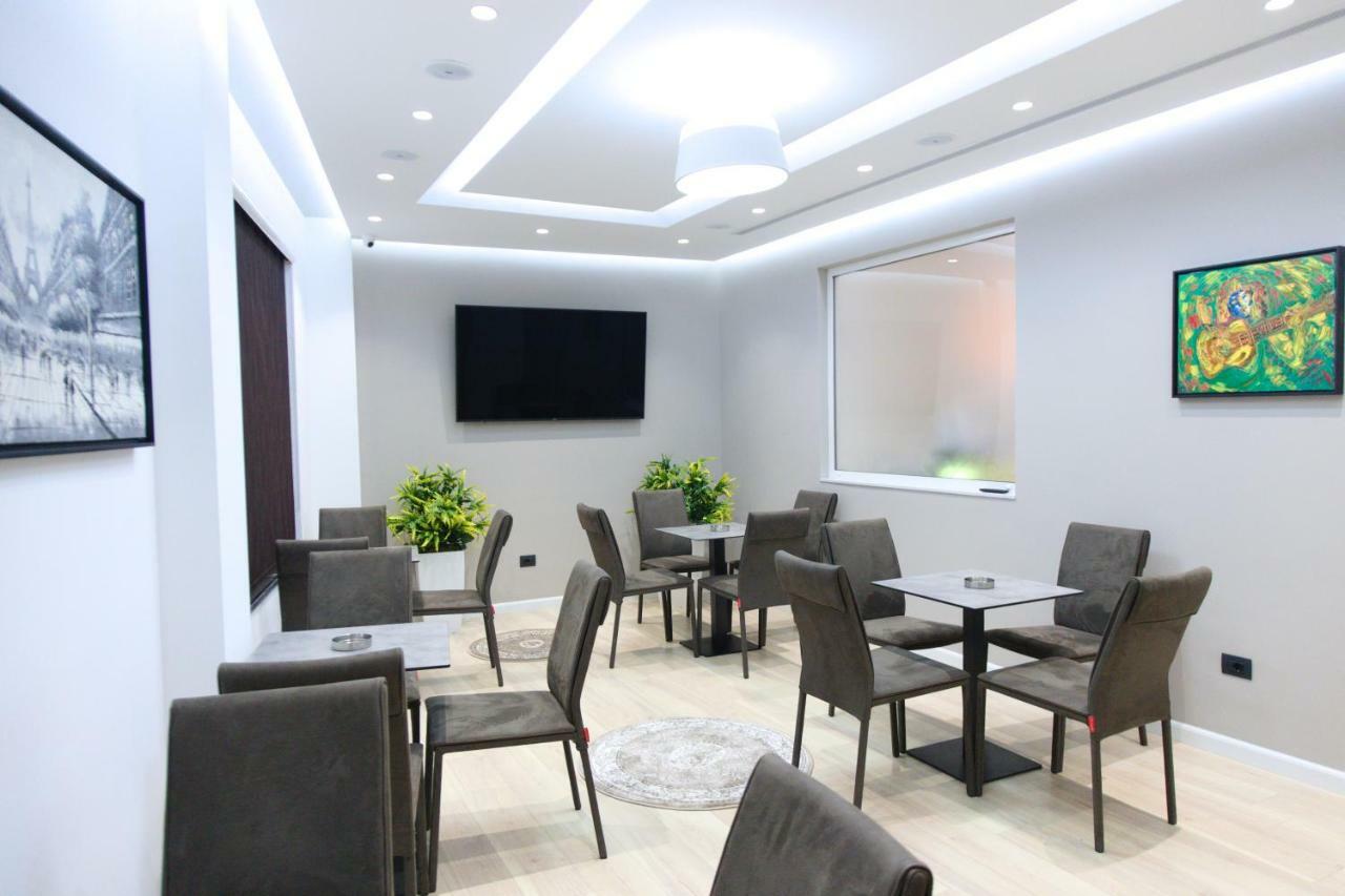 Emerald Boutique Hotel Тирана Екстериор снимка