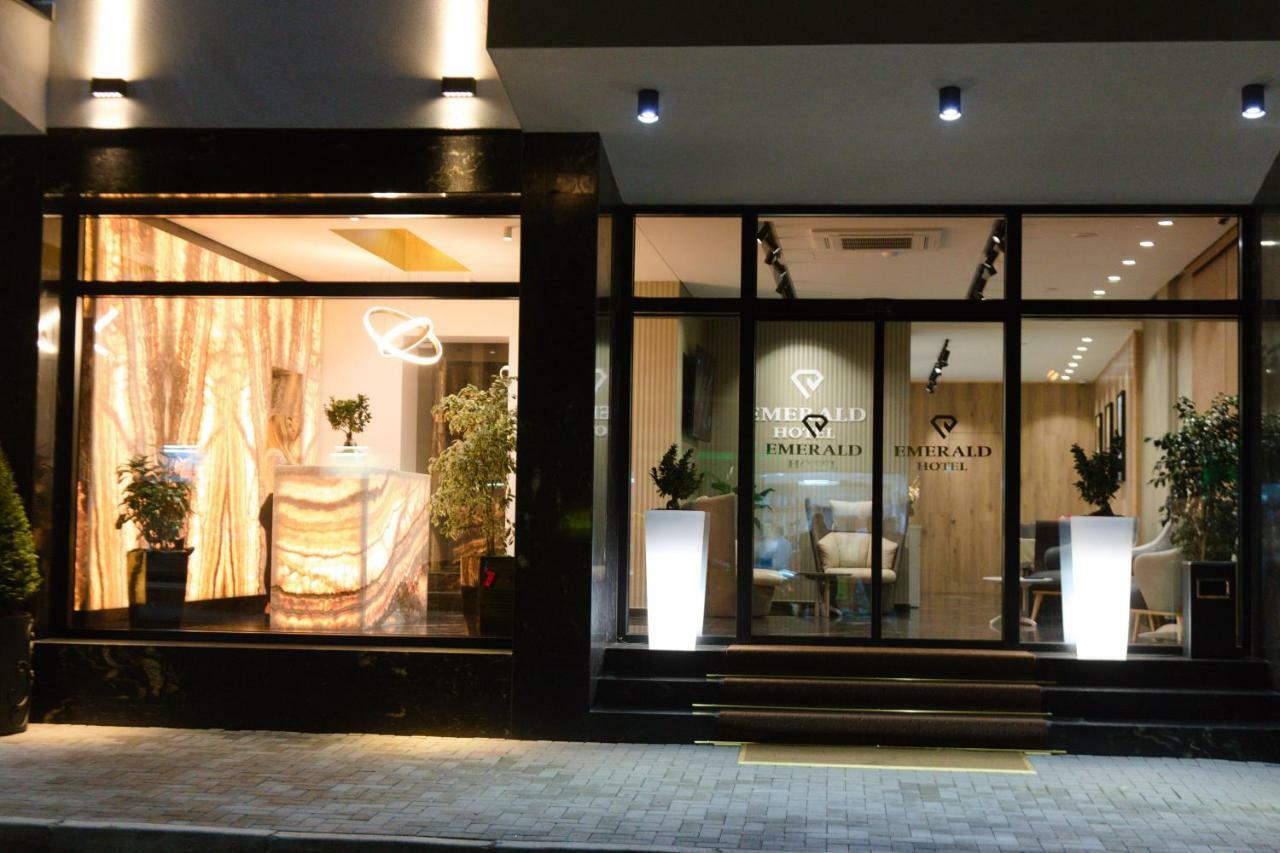 Emerald Boutique Hotel Тирана Екстериор снимка