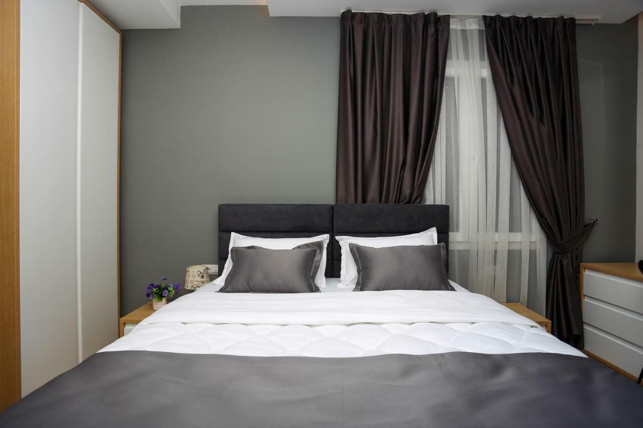 Emerald Boutique Hotel Тирана Екстериор снимка