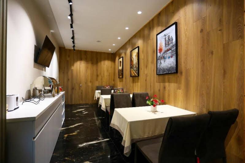 Emerald Boutique Hotel Тирана Екстериор снимка