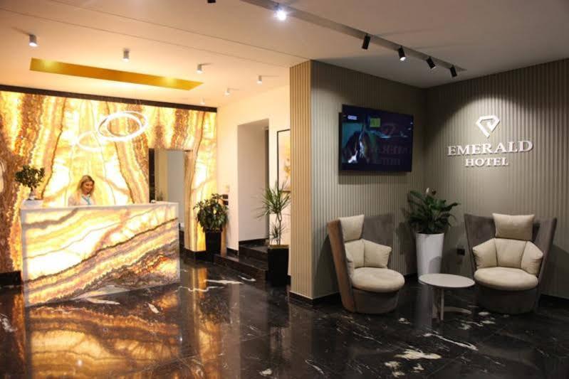 Emerald Boutique Hotel Тирана Екстериор снимка